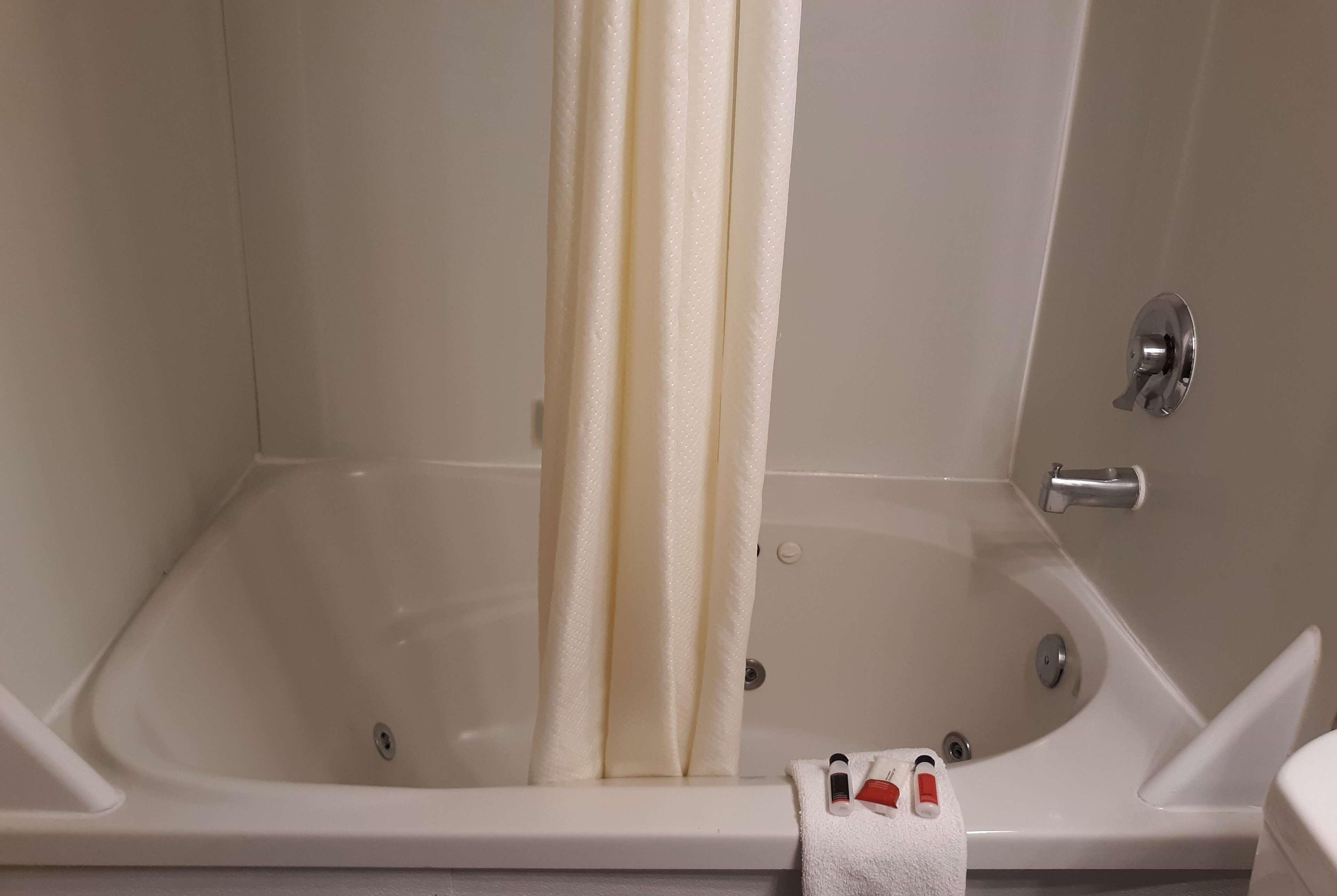Baymont By Wyndham Rochester Mayo Clinic Area Екстер'єр фото